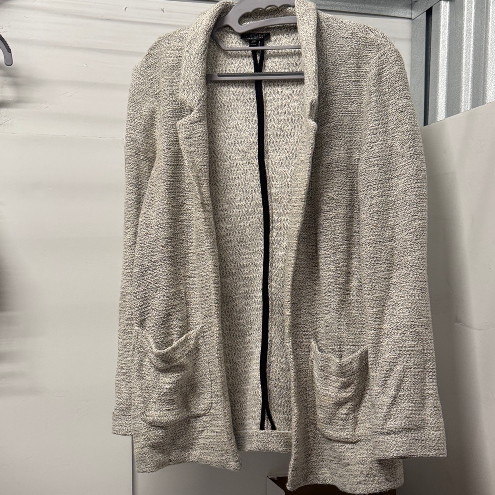 Topshop Cream  Knit Women's Blazer/Cardigan Size 4 18” pit to pit 29” Long